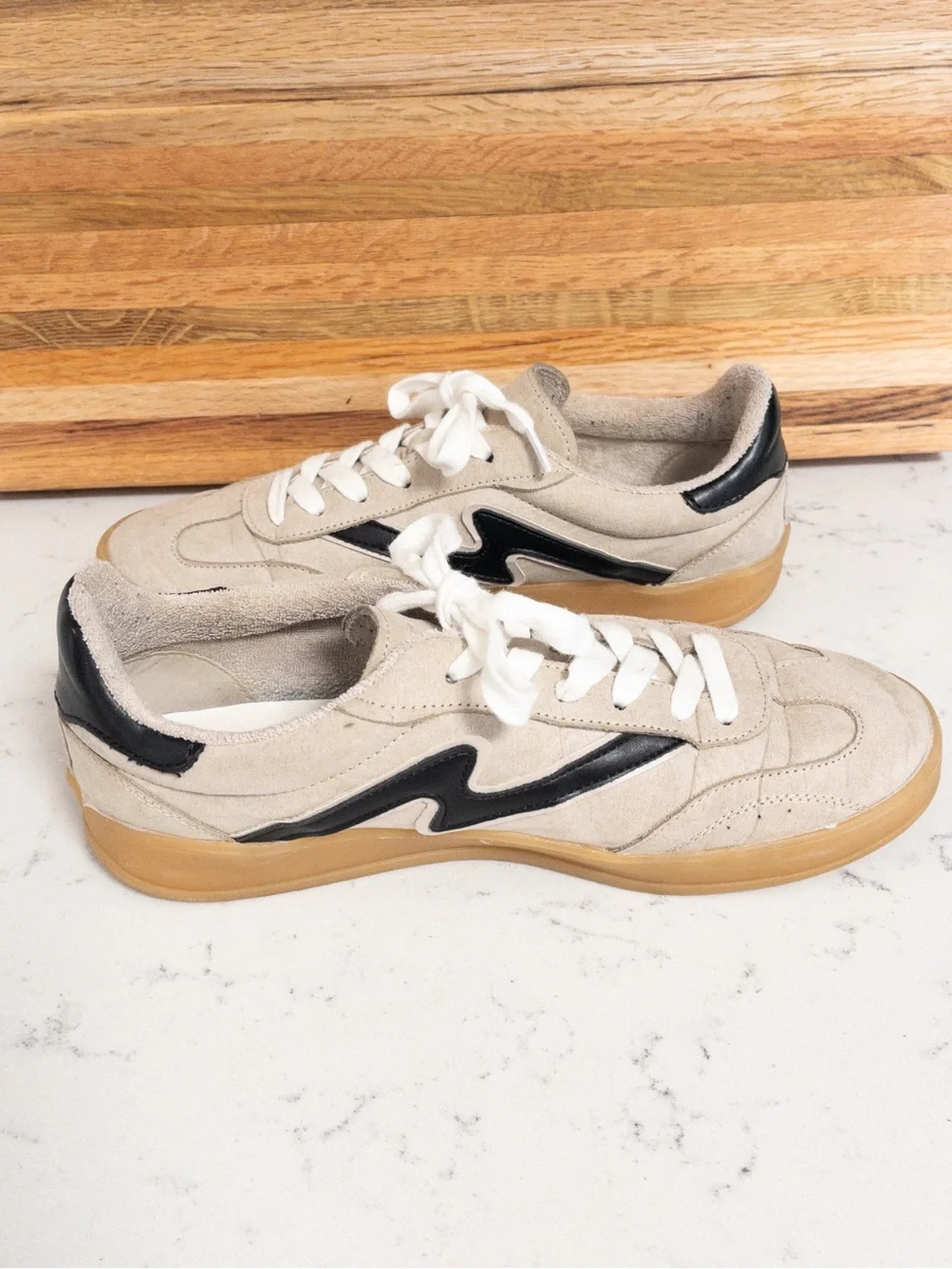 Madden Girl Steve Madden GIIA Tan & Black Gum Sole Sneakers Trainers 8.5 Sporty